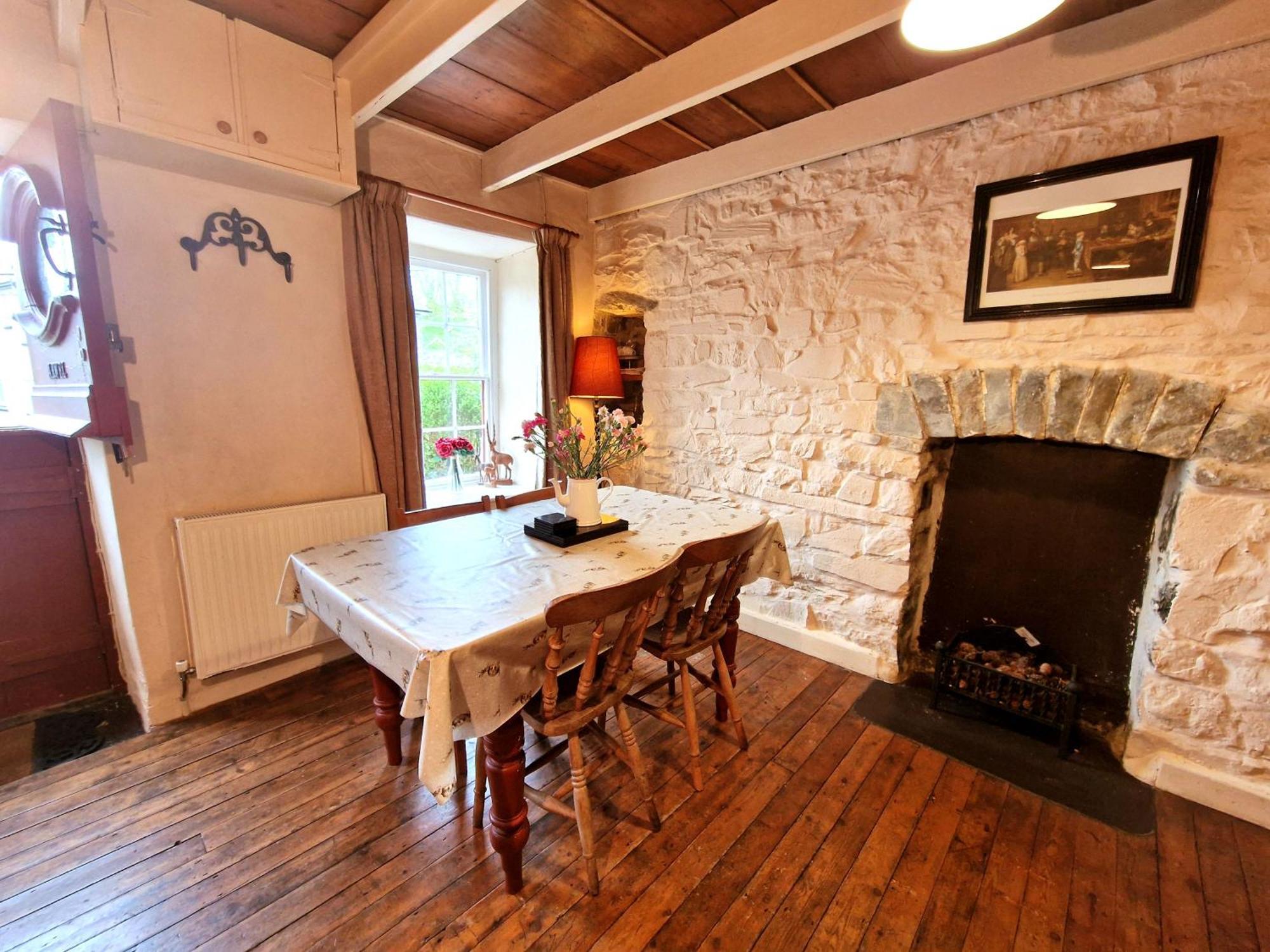 Holiday home Arwel *